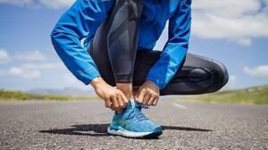 Sepatu Lari Cerdas: Menggabungkan Teknologi dan Performa untuk Pelari Modern