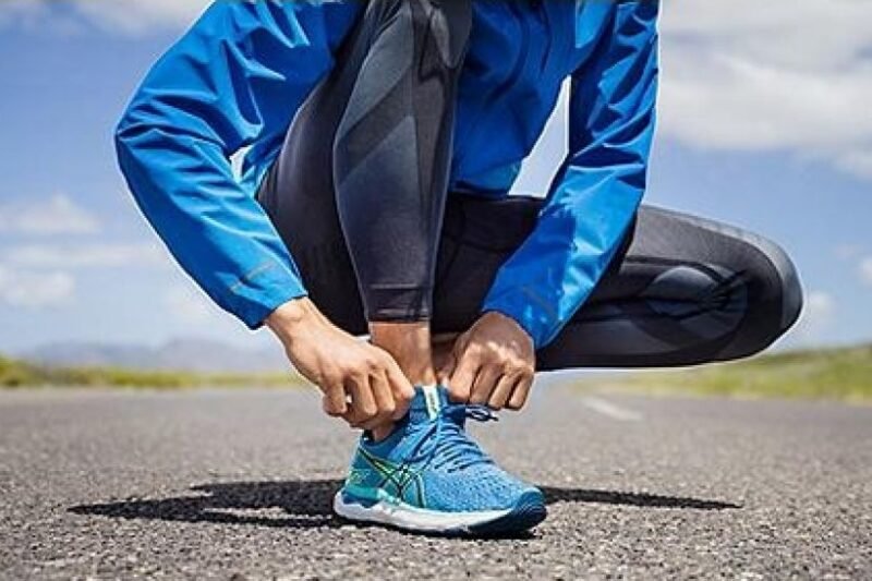 Sepatu Lari Cerdas: Menggabungkan Teknologi dan Performa untuk Pelari Modern