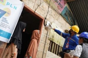 Masa Depan Terang: Menelisik Perkembangan Terkini dan Tantangan Industri Listrik Global